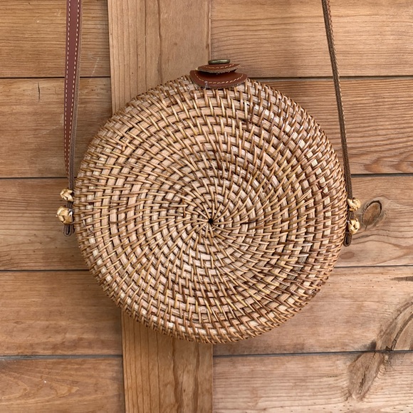 Light Rattan Handbag - Picture 3 of 9